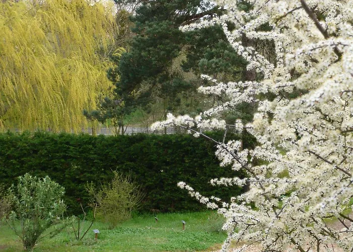 Les Jardins De Terrefort Bed & Breakfast 3*